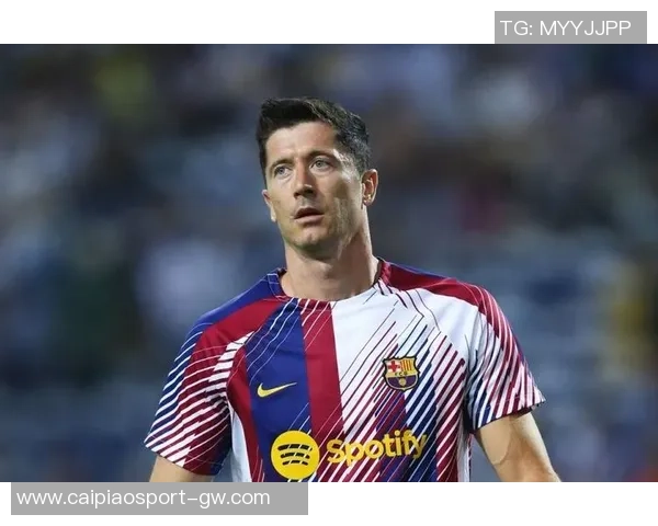 莱万感慨黄老板新专辑印在国家德比球衣上意义非凡